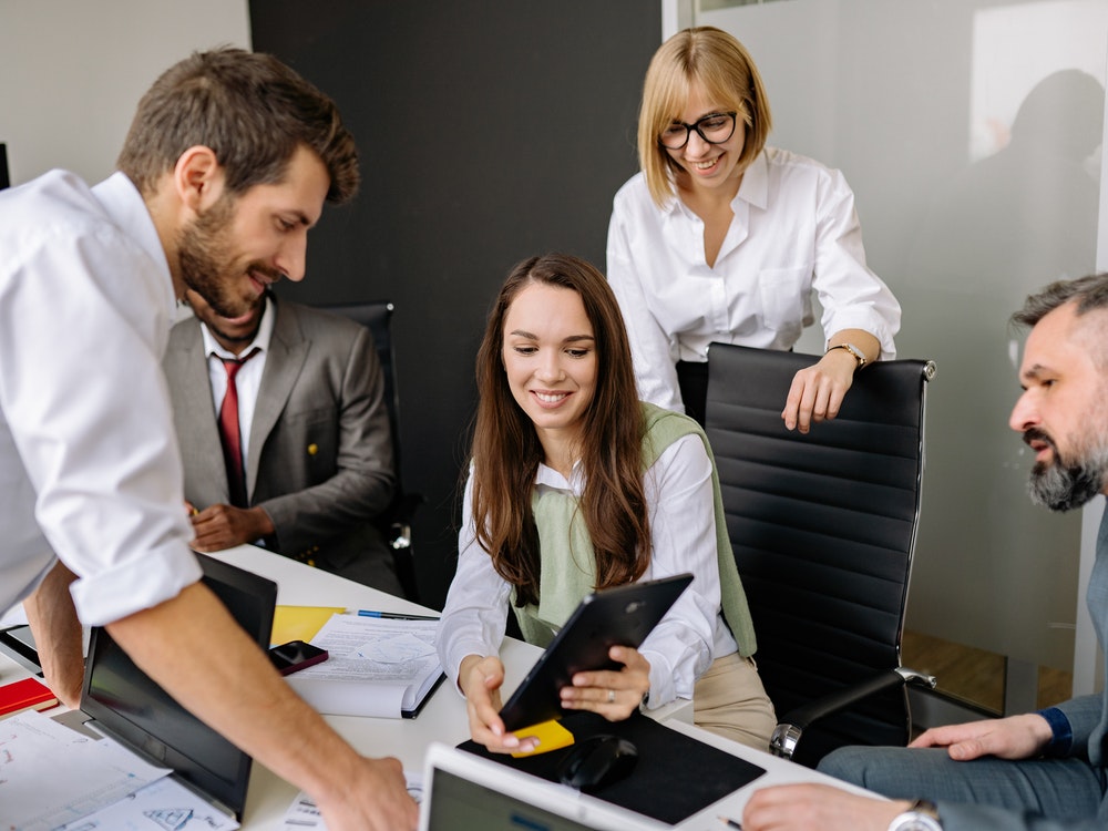 What to Expect at a Salon Event: A Simple Guide to the Salon Event 